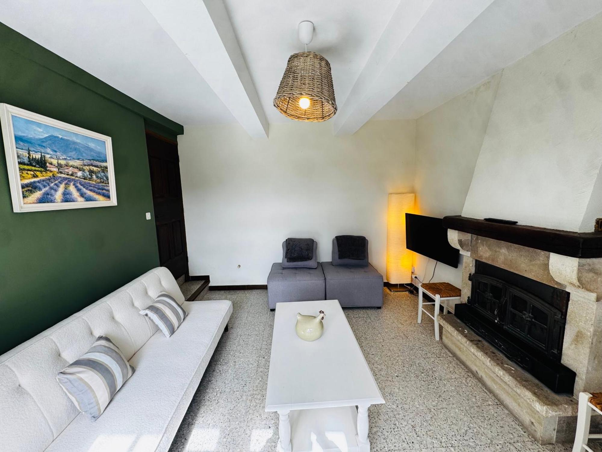 Gite La Bastide De La Loge Au Pied Du Mont Ventoux Sault-de-Vaucluse Room photo